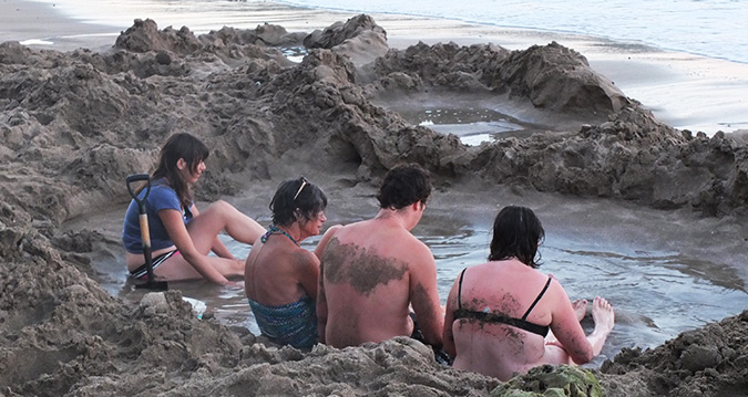 Hot Water Beach ניו זילנד